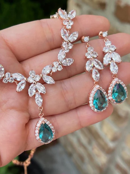 Jewelry - Low Jewlery starts!!